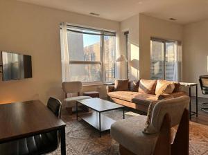 Upscale Apartment Near Lake Michigan