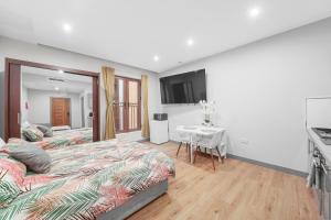 Modern aparthotel 1 minute away from Ilford station 20 minutes from Central London