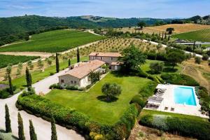 Villa Magliano in Tuscany by Villaflair