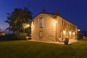 Villa Magliano in Tuscany by Villaflair