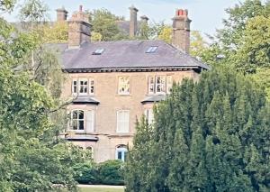 Gorgeous Buxton Lakeview Apartment on Park