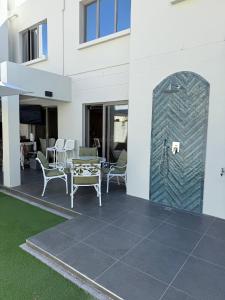 La Gratitude 8 luxury in Stellenbosch CENTRAL