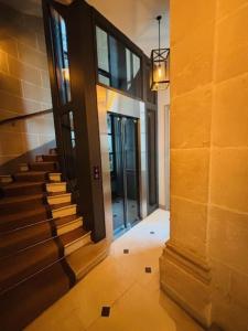 Elegant and cozy apt Place de la Madeleine 8ème