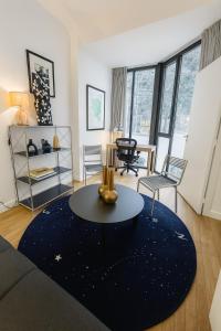 Elegant and cozy apt Place de la Madeleine 8ème