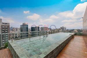 Apartamento business de alto padrão no Go24 com piscina