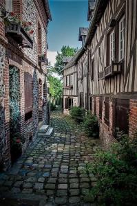 Appartement élégant avec Balcon à 5 min de Honfleur parking et piscine