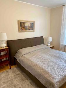 Central Family Apt 70 m2 with free Parking & Private Entrance