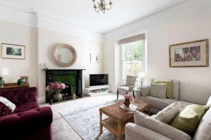 Stunning 4 bedroom house in Wadebridge, Cornwall - 2 living rooms and superking beds