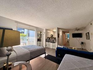 Serene Stay with Pool Access & Balcony