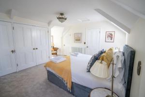 Stunning 4 bedroom house in Wadebridge, Cornwall - 2 living rooms and superking beds