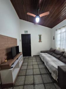 Casa com piscina perto da praia