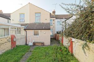 Spacious 4-Bedroom in Medway Gillingham-kent Ideal for Contractors & more