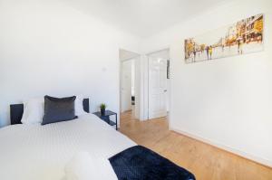 Stylish Apartment Near Canary Wharf I Sleeps 7