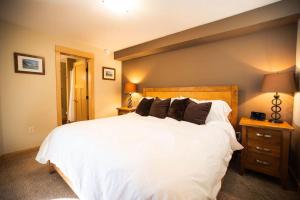 Arnica Chalet 2bd 2bath Ski In Out Silver Star