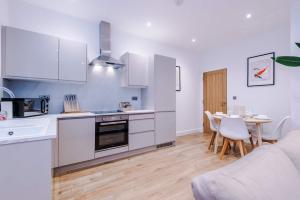 Old Town Hull Apt 2 - Sleeps 4 - Town Centre