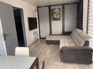 Chaleureuse annexe contemporaine