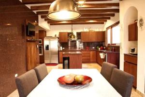 BUHO Luxury Guayllabamba Home BBQ Jacuzzi Pool