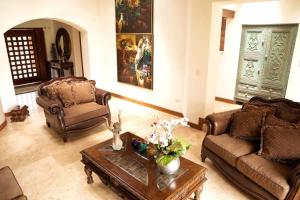 BUHO Luxury Guayllabamba Home BBQ Jacuzzi Pool