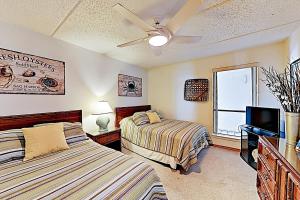 Beachfront 2BR with Gulf View and Upscale Amenities