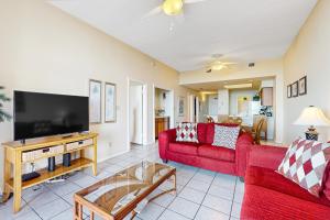 Beachside 2BR with Pool, Gulf Views and Patio