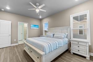 3 Bdrms- 4 Beds- Dog Friendly Pub Beach Shuttle