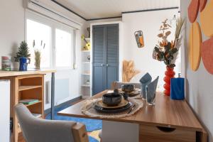 La cachette de lartiste - rétroprojecteur et peinture centreville