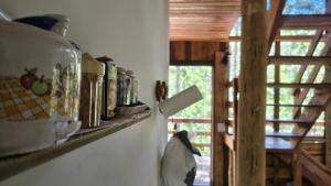 Casa de Madeira com Deque e Cachoeira