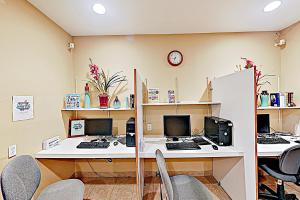 Beachfront 2BR with Pools, Tennis, Sauna and Gym