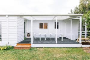 Beachside at the Bay