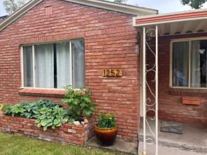 Little Brick House- pet friendly