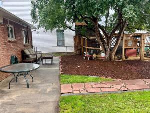 Little Brick House- pet friendly