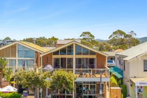 Apollo Bay Gone Surfin