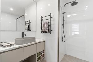 Apollo Bay Gone Surfin