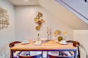 Walk to Ski and Downtown On Bus Route