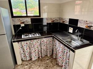 San Rafael apto amplio, cómodo, cerca del río, con parking de motos privado