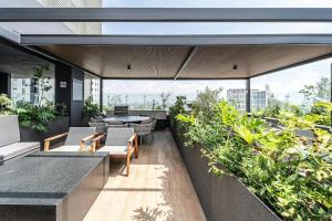 Modern Apartment Pool & Gym by Paseo Santa Lucía