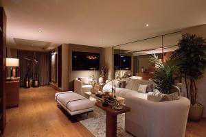 LUXURY PARKSIDE PENTHOUSE IN CONDESA, Private Terrace & Jacuzzi
