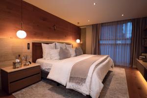 LUXURY PARKSIDE PENTHOUSE IN CONDESA, Private Terrace & Jacuzzi