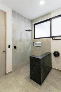 Casa Francia Celebración Pool Starlink