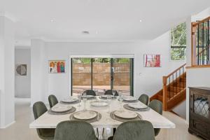 Catos Escape Spacious Group Retreat near the Coast