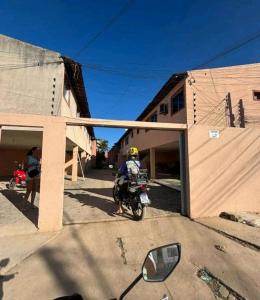 Ap semi mobiliado em residencial simples