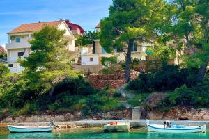 Apartments by the sea Basina, Hvar - 24120