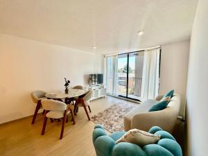 Luxury apartmentUS EmbassySolca Hospital