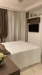 Apartamento 3 suítes rua 226 na Meia Praia