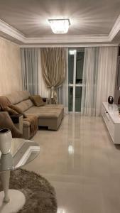 Apartamento 3 suítes rua 226 na Meia Praia