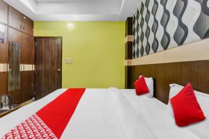 Hotel O by OYO Crystal Near Gomti Riverfront Park