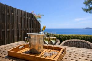 Villa Cannes I Deluxe Seafront - Sea View - Garden & Terrace -Prime Location-