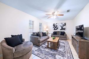 Seabrook Sanctuary Cozy 3BR Home Perfect for Families Privacy & Comfort Galore