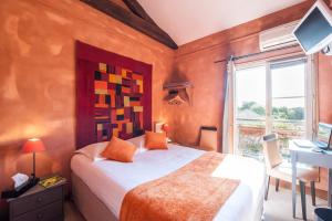 Hotels Logis Les Glycines : Chambre Double