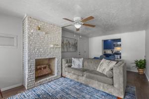 Spacious 5BR Group Retreat Near Fair Park Downtown